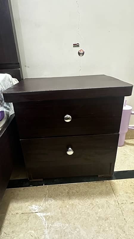 Bed+nightstand 1