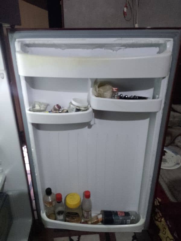 Orient jumbo size fridge 03093326009 2