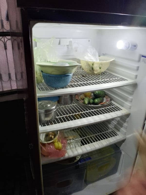 Orient jumbo size fridge 03093326009 3