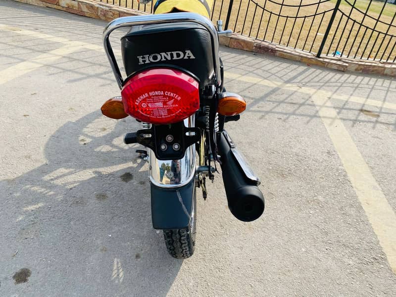 Honda CG 125 2023 Purchased on 31-Jan-24 only 2200 km chali huwi 1