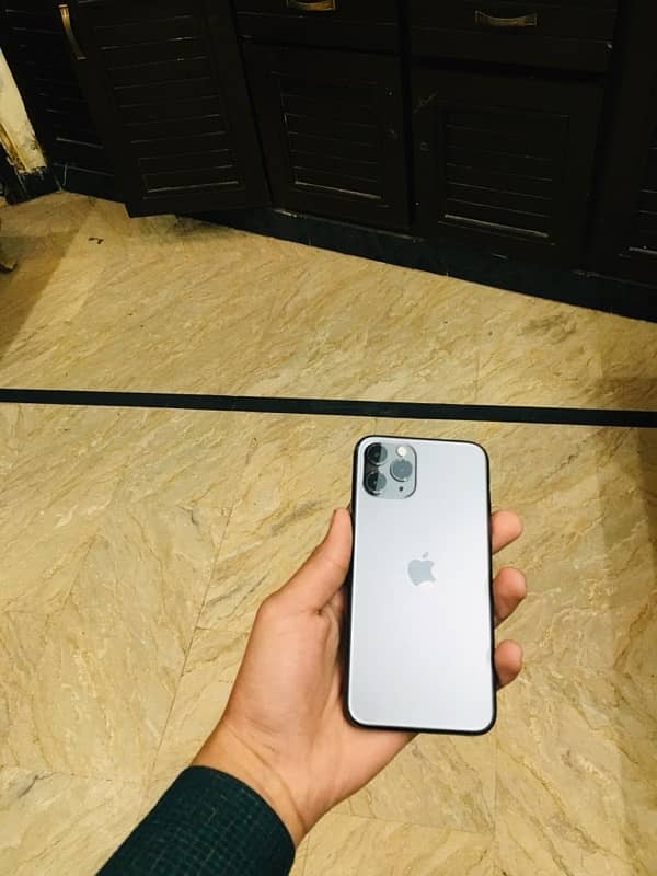 Iphone 11 pro factry unlocked 5