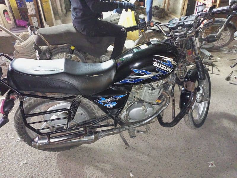 Suzuki 150 argent sale geniun condition 2