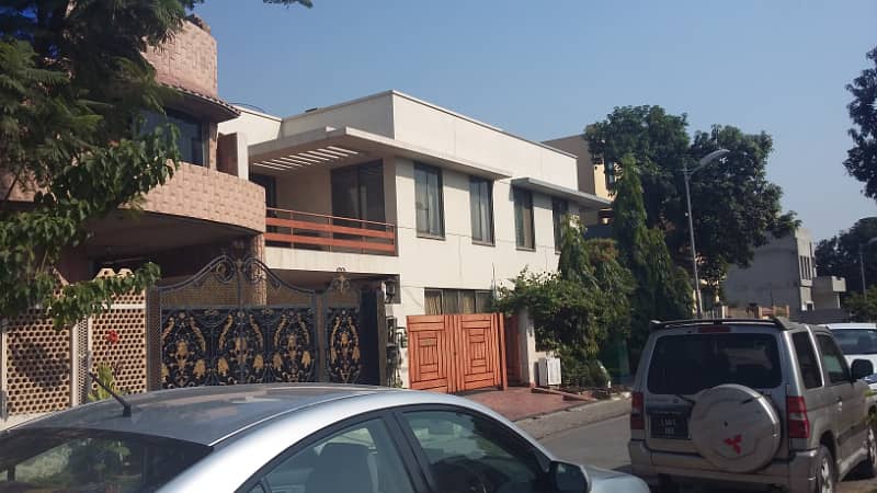 1 Kanal Cheapest price plot for sale in Sukh Chayn Gardens Lahore 1