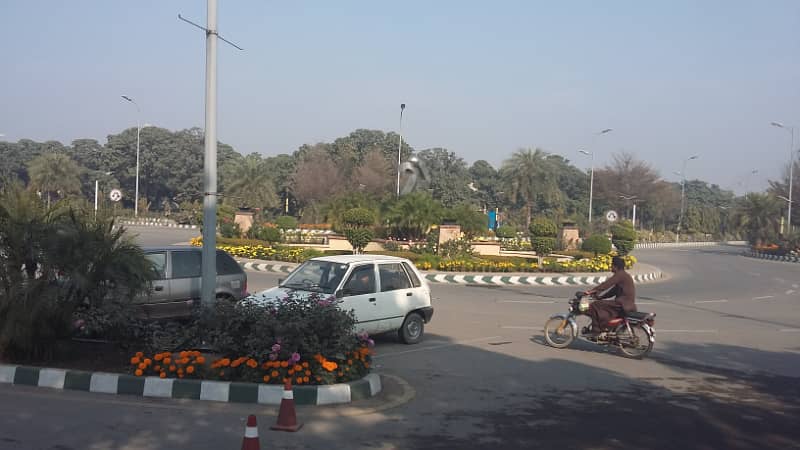 1 Kanal Cheapest price plot for sale in Sukh Chayn Gardens Lahore 5