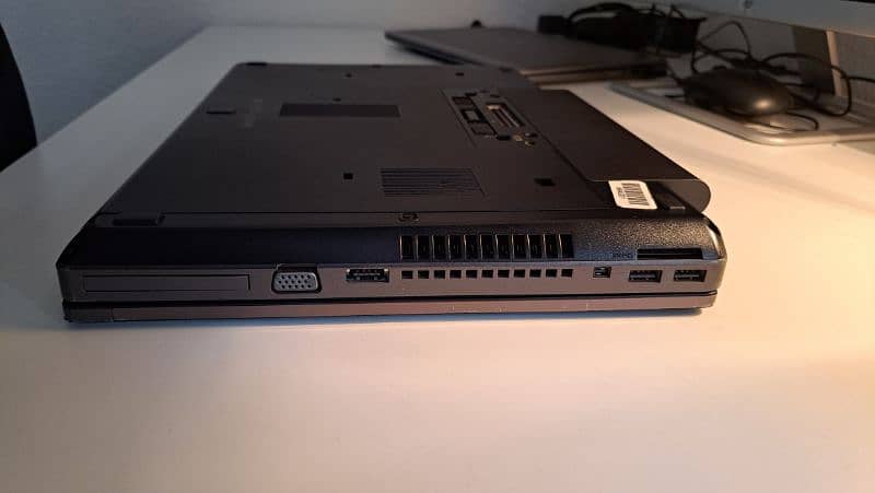 HP 6570 B in good condition with fast speed , purchased from Germany 5