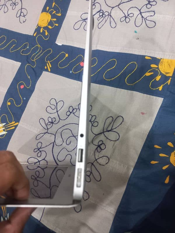 Macbook Air 2014 For Sale 3