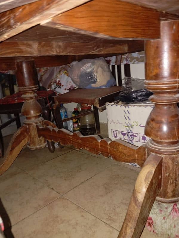 Dining table Good condition all ok 1