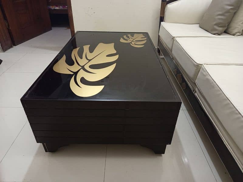 CENTER TABLE GOLD LEAVES DESIGN 3