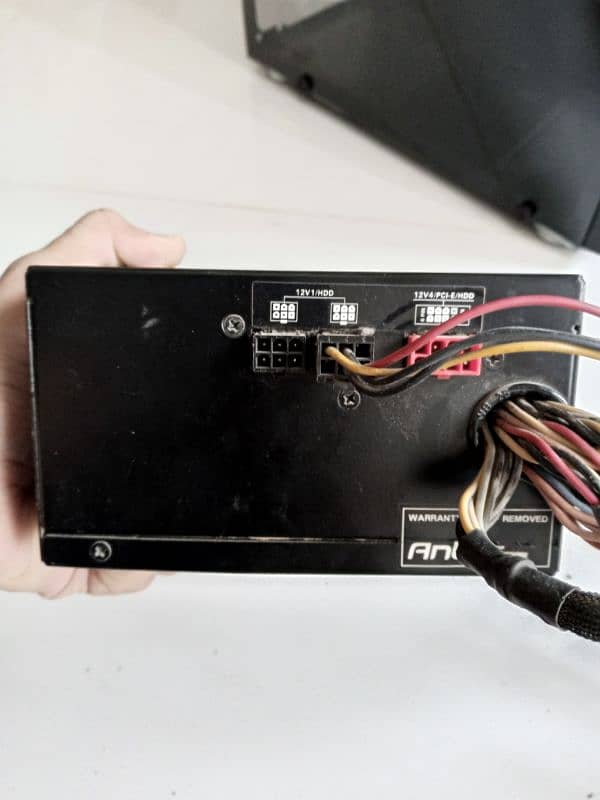 ANTEC semi-modular 750 watt power supply 80+ Gold 1