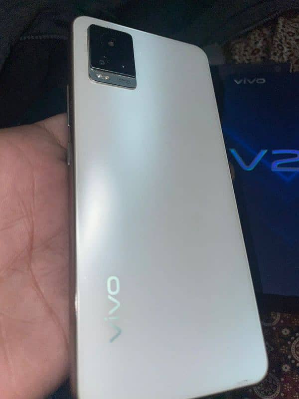 vivo v20 8+4ram or 128 GB memory 6