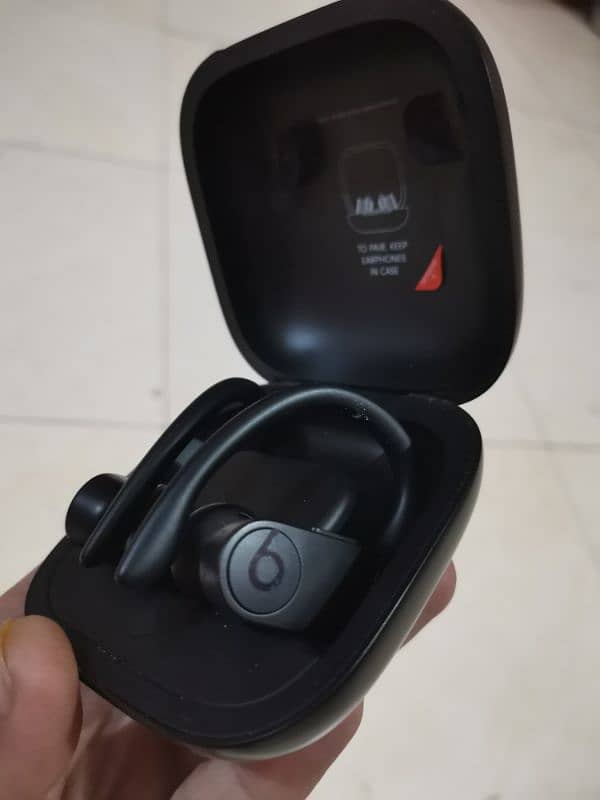 Powerbeats Pro by Dr. Dre (Original) 0