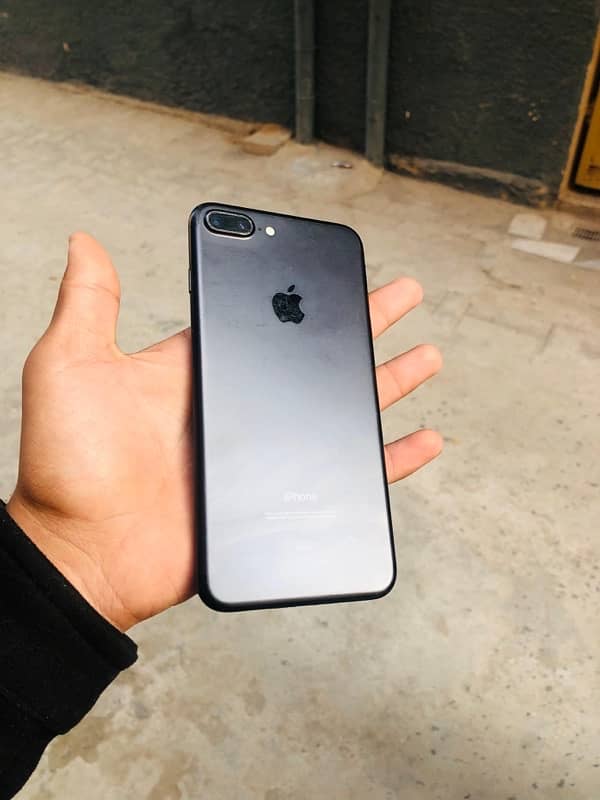 I phone 7 plus 32gb pta approved 1