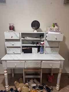 spacious huge dressing table for girls