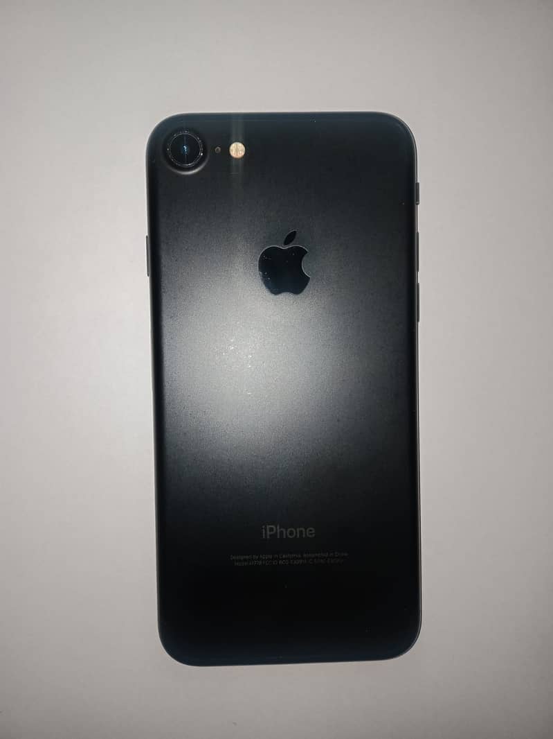 Apple iPhone 7 3