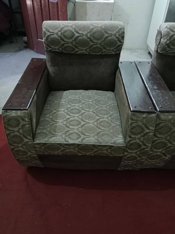 2 sofa set. 5 seater and 7 seatr 3