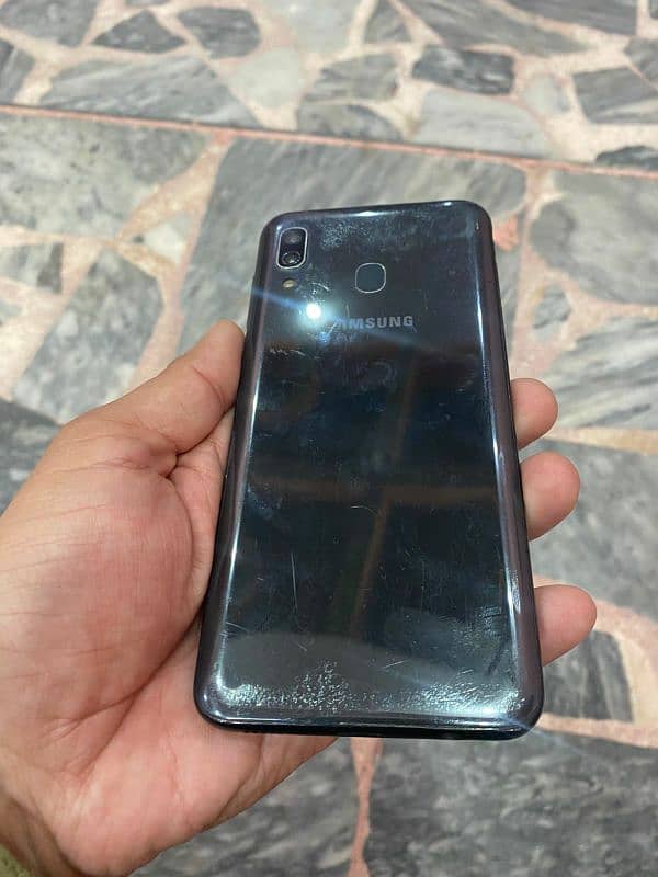 Samsung Galaxy A30 mobile for sell 1