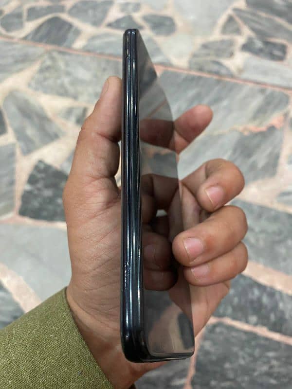 Samsung Galaxy A30 mobile for sell 4