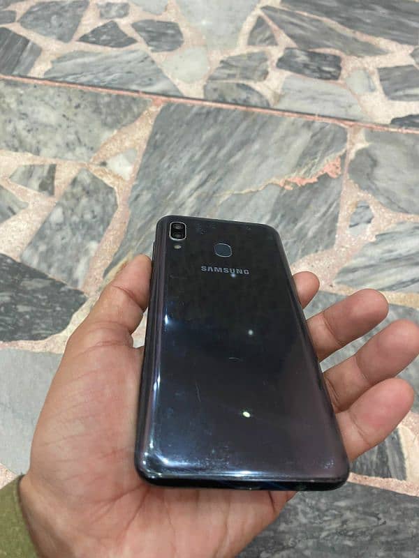 Samsung Galaxy A30 mobile for sell 5