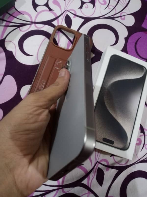 IPHONE 15 pro max 256 gb natural titanium 1