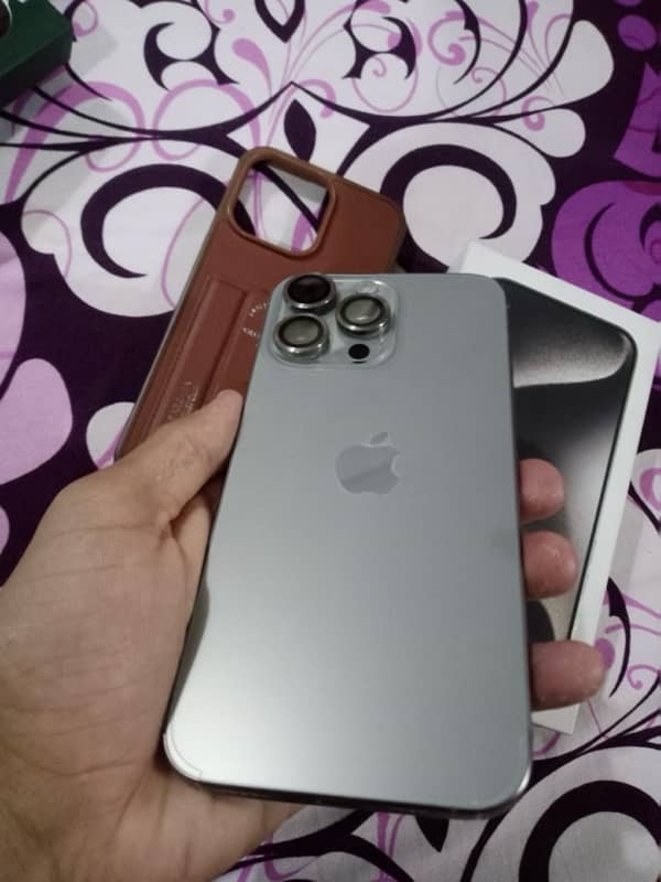 IPHONE 15 pro max 256 gb natural titanium 2