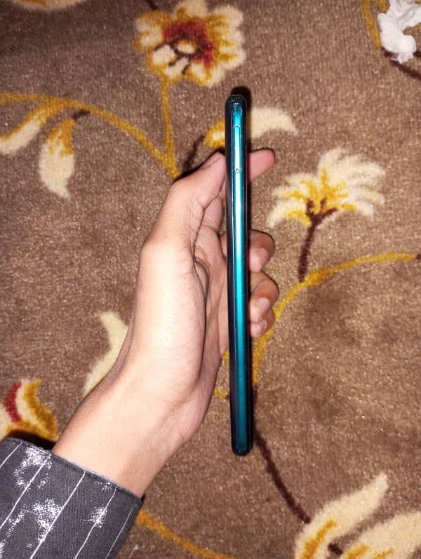 Huawei Nova y60 4