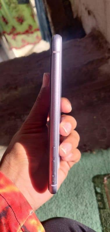 iphone 11 pta approved 256 gb water pack glass crack 5