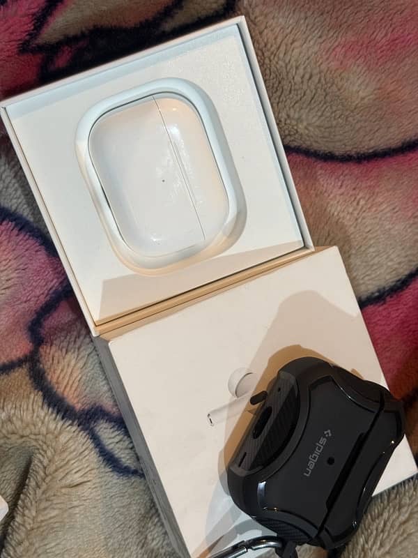 Apple AirPods Pro 2nd Generation  C Type 4