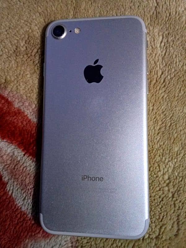 iphone 7 Pta approved. 128 GB all sim working. battery health 100. 1