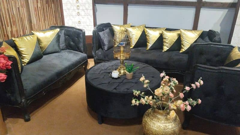 6 seater sofa for sale and round table 3