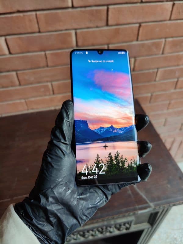 Huawei P30 pro. . . . . 8/128gb. . . . . curved display 4