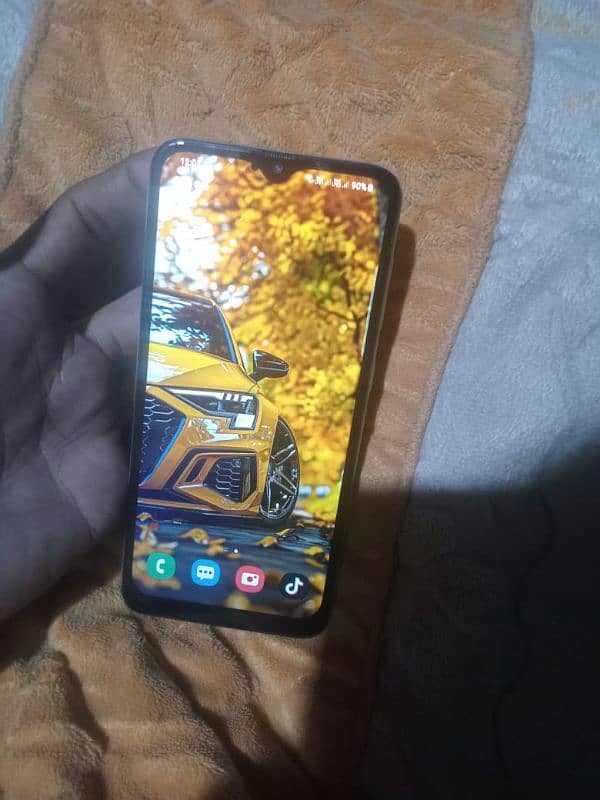 Samsung galaxy A30 0