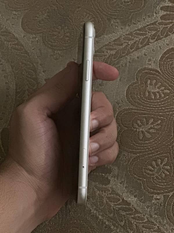 iphone 11 -Dual sim pta 3