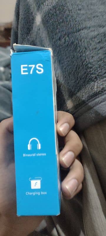 Tws-6 E7s earbuds. . good quality 6