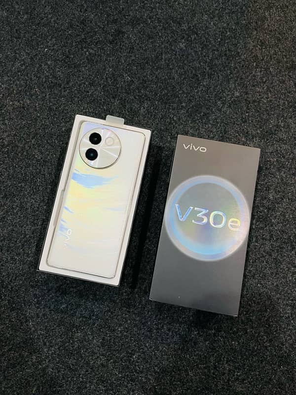 Vivo V30e for sale 0