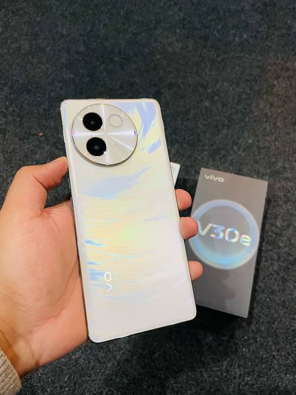 Vivo V30e for sale 1