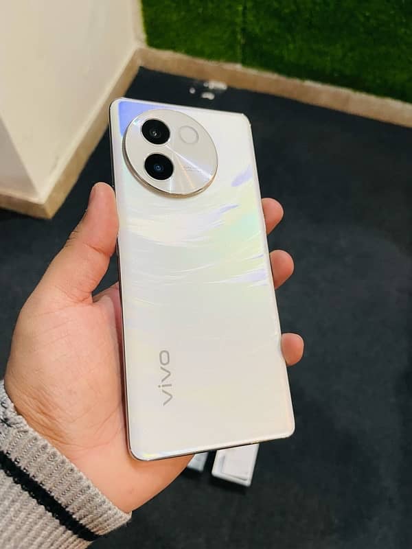 Vivo V30e for sale 3