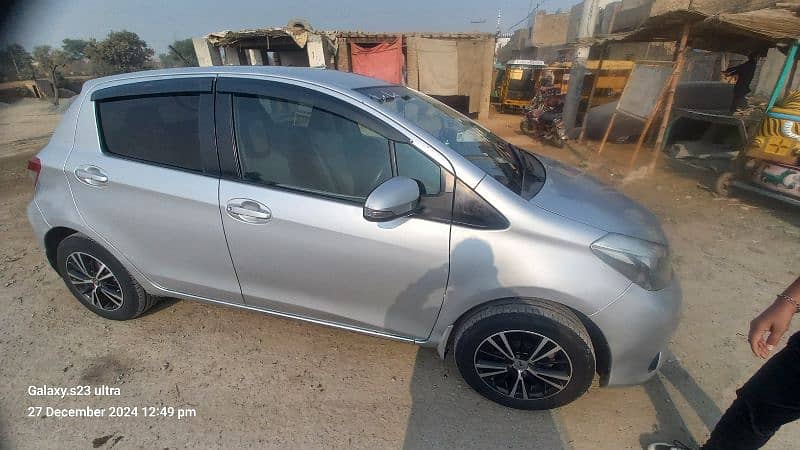 Toyota Vitz 2011 4