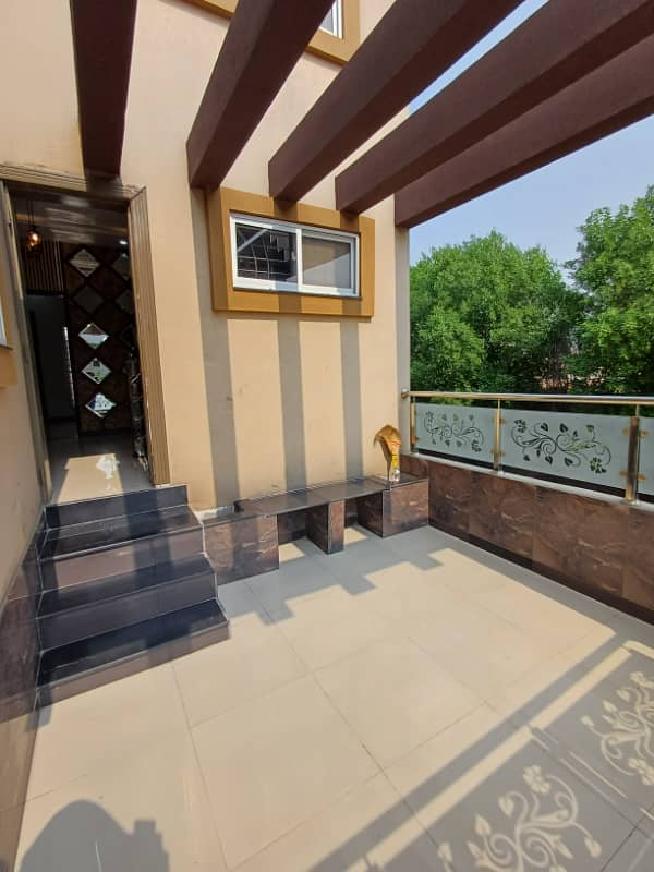 6 Marla Corner House For Sale In Bahria Town Lahore At Prime Location On Investor Rate 31