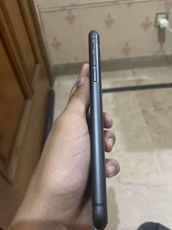 iphone 11 all ok no any single falt 10/10 condition battery  health 88 0