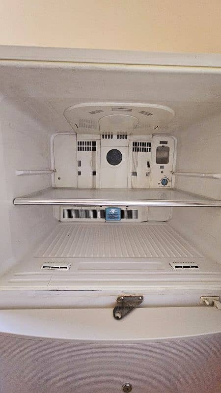 Dawlance Refrigerator & Freezer (No Frost) 3