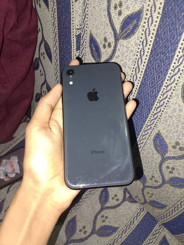 iPhone xr (black) 5