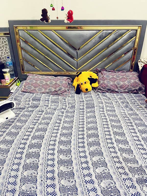 I AM SELLING DECO BED 0