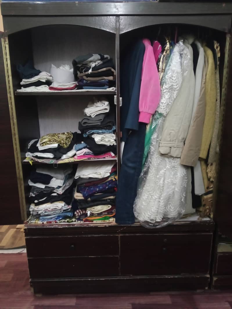 wardrobe \ cupboards \ almari 1