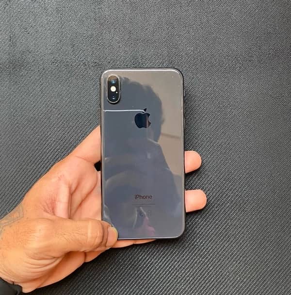 iphone xs Pta Appproved (Dual sim) 0