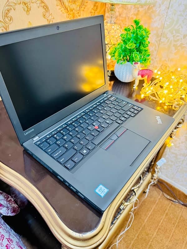 Lenovo Thinkpad x260 core i5-6th Generation 8 gb ram 256 gb ssd 2