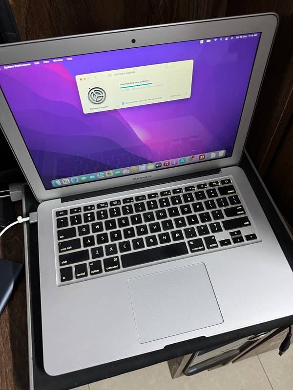 Macbook Air 2017 condition like brand nee 4