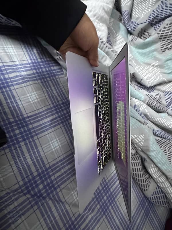 Macbook Air 2017 condition like brand nee 6