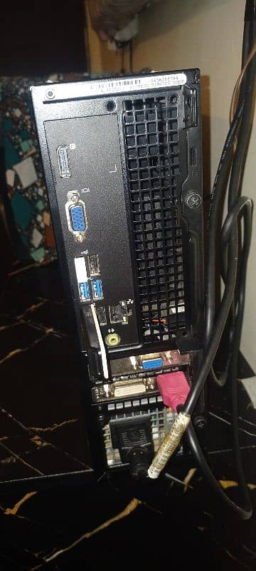 I am selling Dell Optiplex 3020 desktop Pc 1