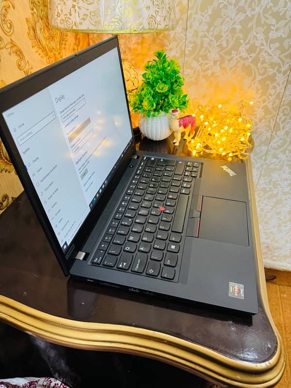 Lenovo Thinkpad T495 Ryzen 7 pro 8 gb ram 256 gb ssd 0