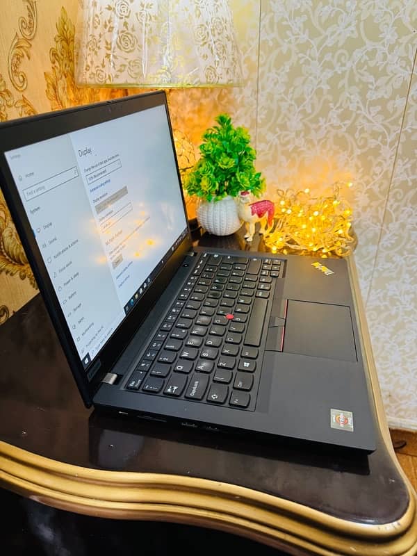 Lenovo Thinkpad T495 Ryzen 7 pro 8 gb ram 256 gb ssd 1